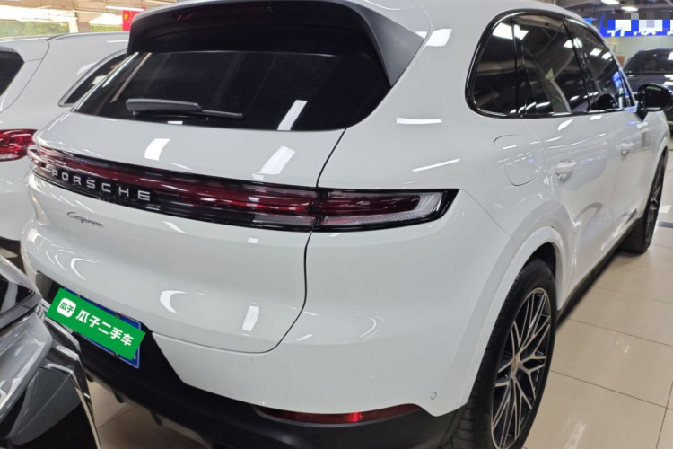 保时捷 2025款 Cayenne 3.0T车身外观6005