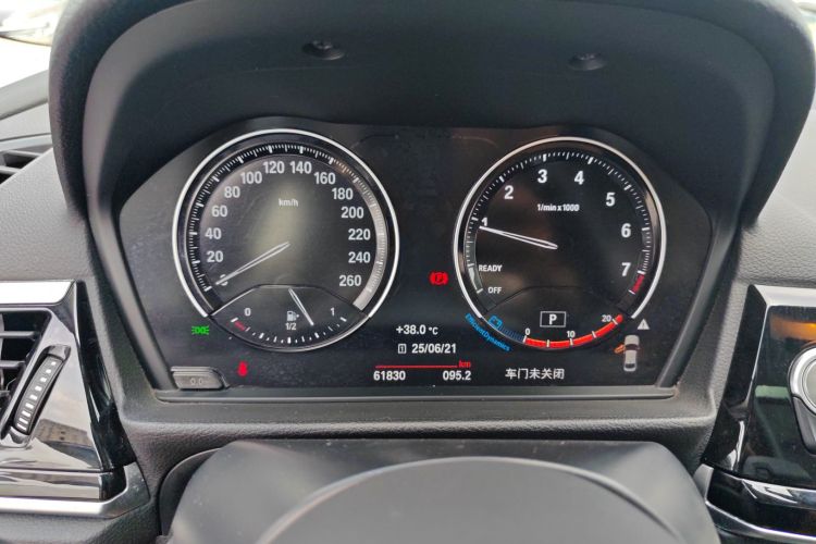 宝马1系 2021款 120i M运动曜夜版中控内饰14