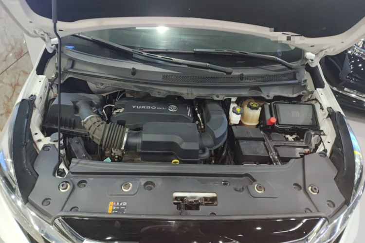 别克GL8 2023款 陆上公务舱 智享型机舱底盘24