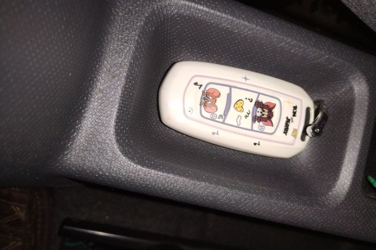 吉利银河 2023款 熊猫mini 200km 耐力熊中控内饰11