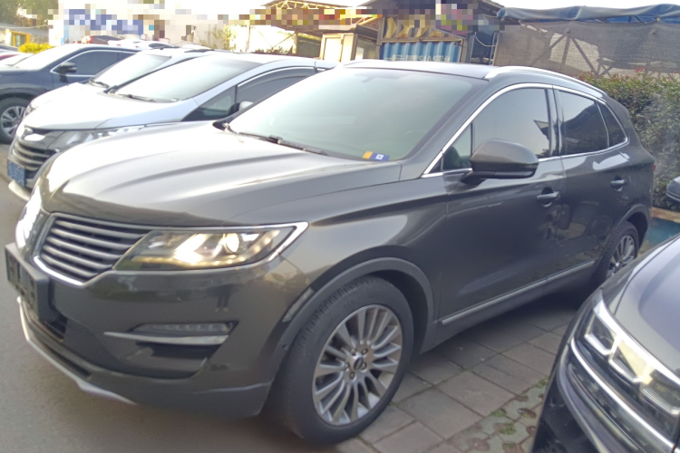 林肯MKC 2016款 2.0T 四驱尊雅版车身外观4