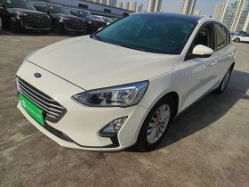 福特 福克斯 2019款 两厢 EcoBoost 180 自动锋潮型