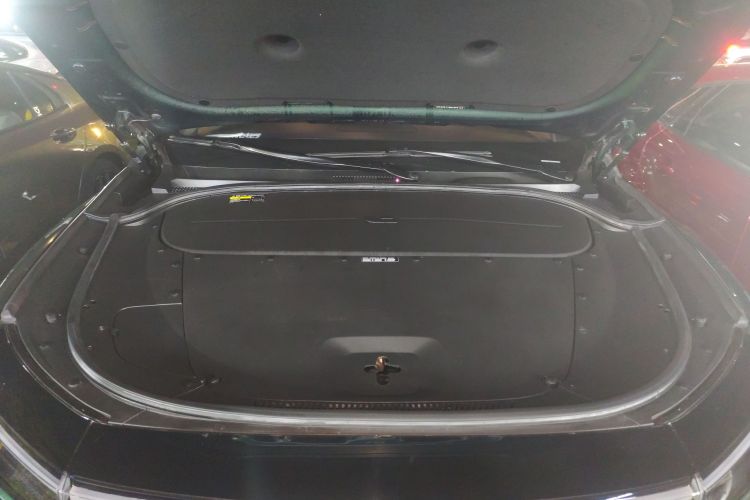 理想汽车 理想ONE 2021款 增程6座版机舱底盘24