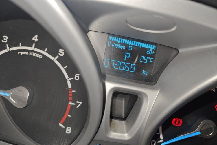 福特 翼搏 2013款 1.5L 自动尊贵型中控内饰15