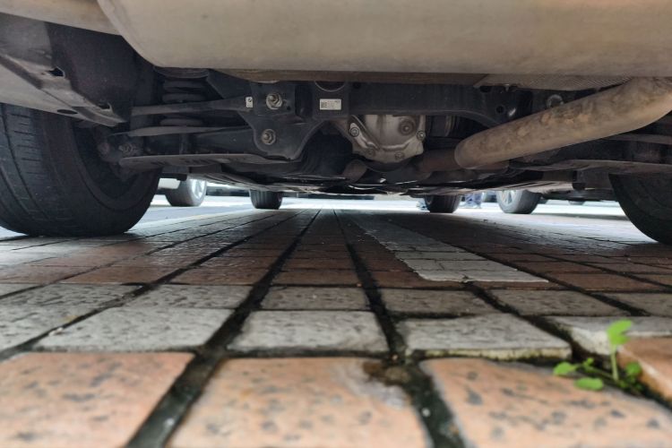 宝马3系 2018款 320Li 时尚型局部细节9009