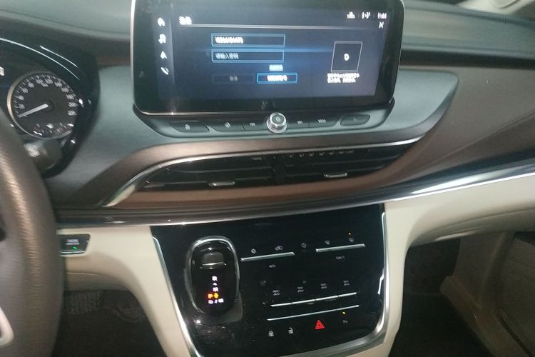 别克GL8 2023款 陆上公务舱 智享型中控内饰16