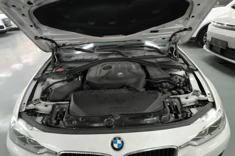 宝马3系 2018款 320Li 时尚型机舱底盘24