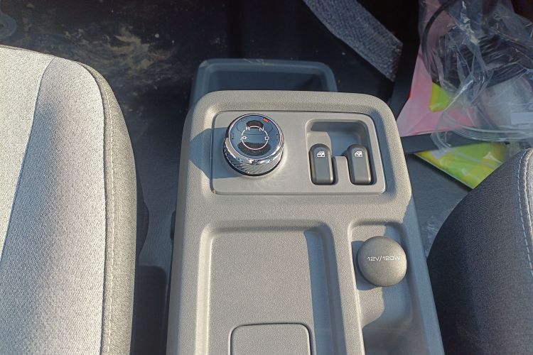 五菱汽车 五菱扬光 2025款 400km 客车版舒适型局部细节18