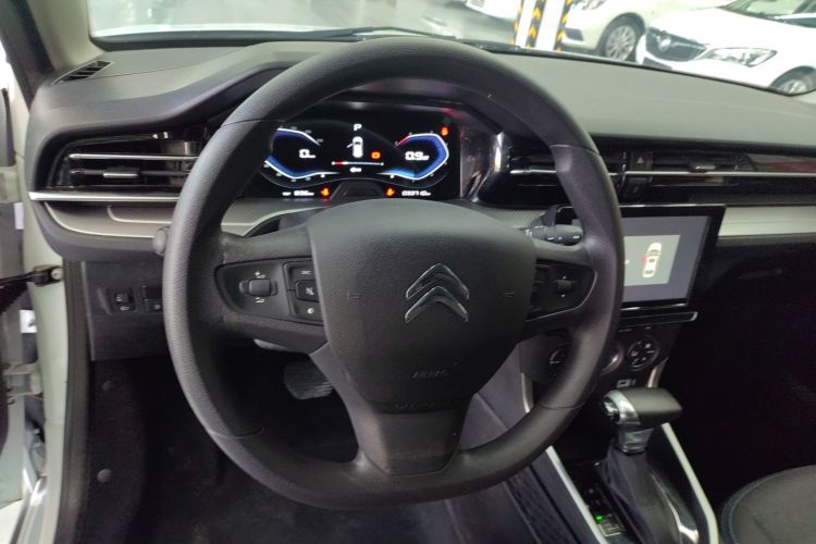 雪铁龙C3-XR 2021款 190THP DCT致尚版中控内饰13