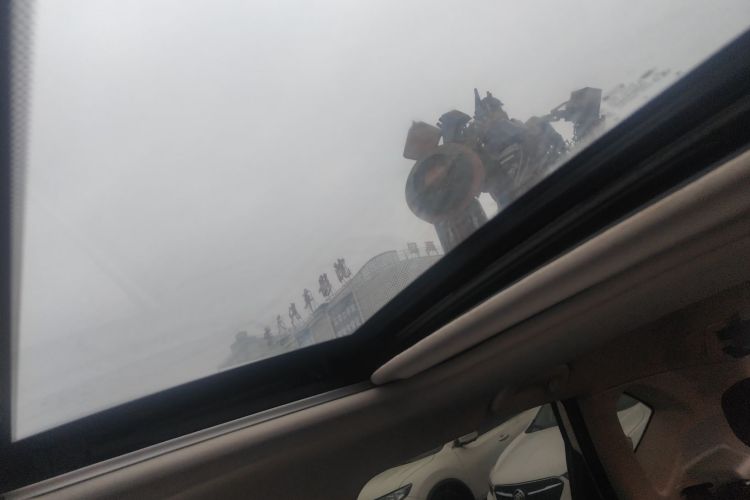 广汽传祺 传祺GS5 2014款 2.0L 自动两驱周年增值版中控内饰22