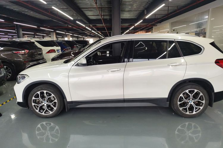 宝马X1 2020款 sDrive25Li 领先型车身外观4