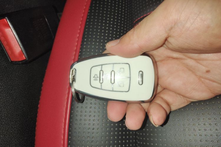 北京BJ40 2018款 PLUS 2.3T 自动四驱尊享版 国V中控内饰11