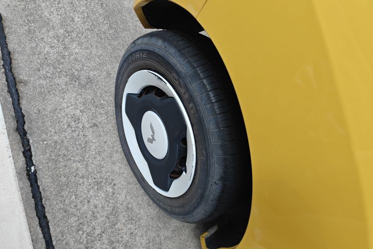 五菱汽车 宏光MINIEV 2021款 马卡龙臻享款 三元锂车身外观56