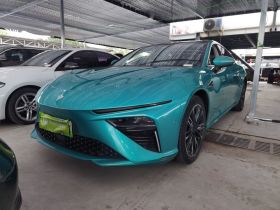 哪吒汽车 哪吒S 2022款 增程版 1160km 后驱中版