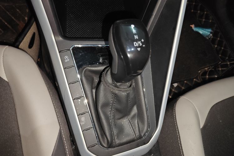 大众 Polo 2019款 Plus 1.5L 自动炫彩科技版中控内饰18