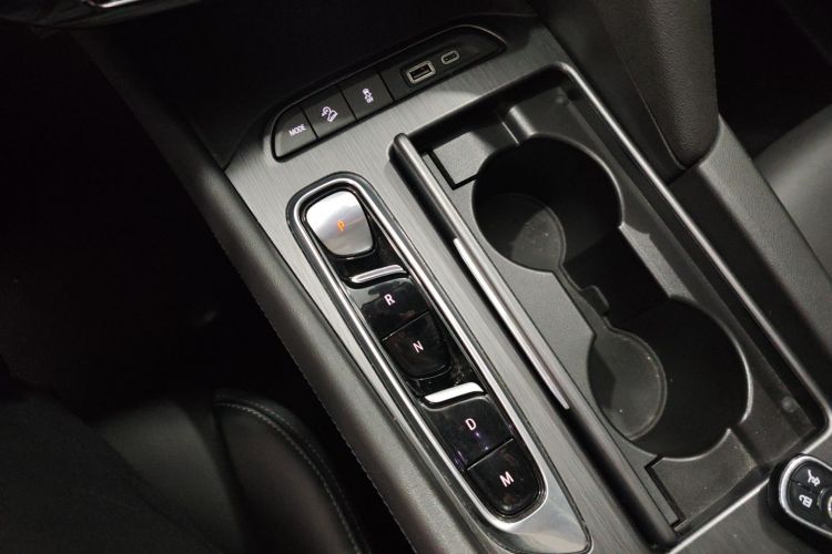 别克 昂科旗 2022款 652T 两驱尊贵型 7座中控内饰18