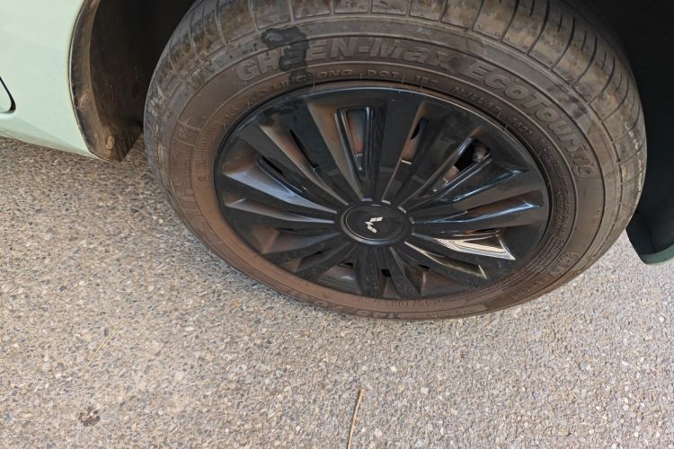 五菱汽车 宏光MINIEV 2021款 马卡龙时尚款 磷酸铁锂车身外观10