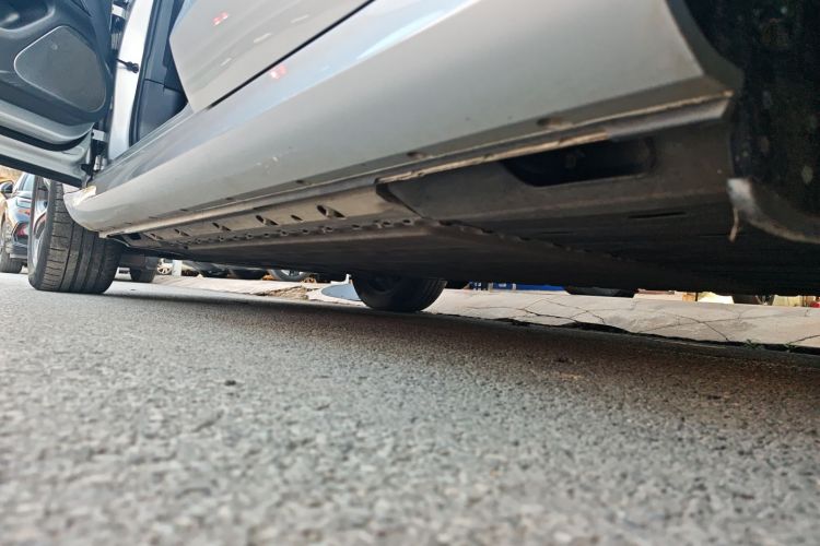 鸿蒙智行 问界M5 2022款 增程四驱性能版局部细节9002