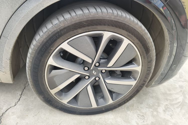 理想汽车 理想L8 2024款 Pro车身外观10