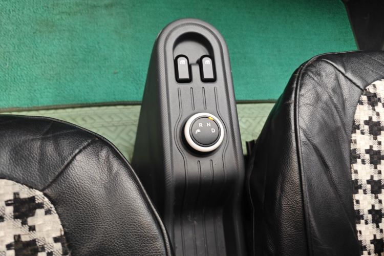 五菱汽车 宏光MINIEV 2021款 马卡龙时尚款 三元锂中控内饰18