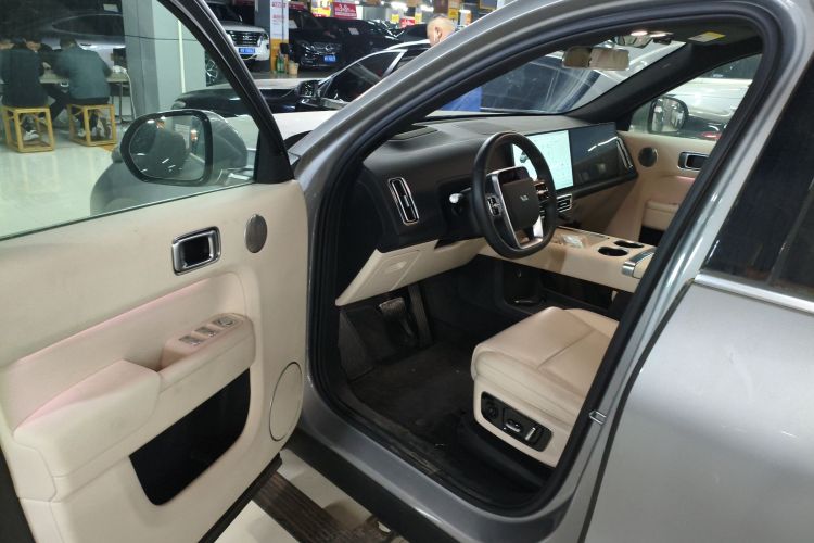 理想汽车 理想L9 2024款 Ultra中控内饰7003