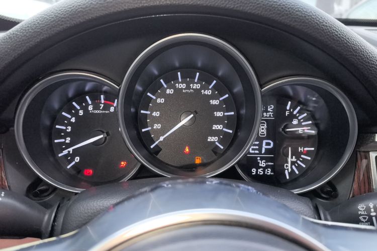 众泰SR9 2017款 2.0T 自动极致之心版局部细节14