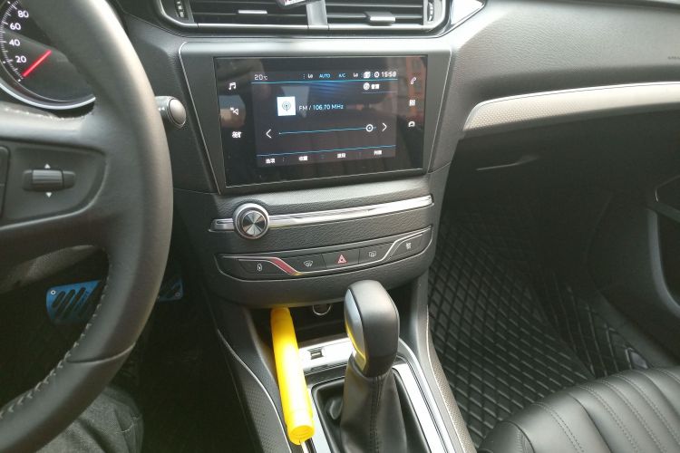 标致408 2019款 230THP 自动豪华版 国V中控内饰16