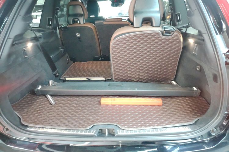 沃尔沃XC90 2022款 B6 智逸豪华版 7座机舱底盘23