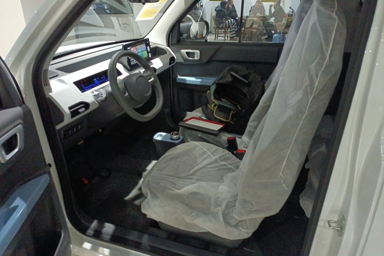 吉利银河 2024款 熊猫mini 200km 耐力熊中控内饰19