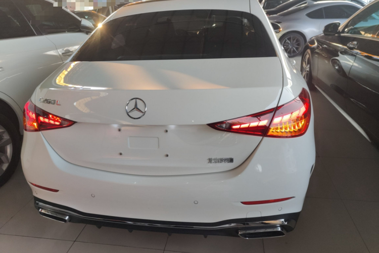 奔驰C级 2022款 C 260 L 运动版车身外观6