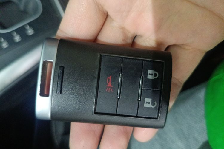 雪佛兰 科帕奇 2015款 2.4L 四驱旗舰版 7座中控内饰7001