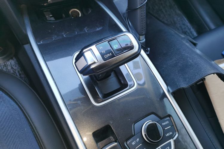 哈弗H6 2018款 蓝标 运动版 1.5T 自动两驱精英型中控内饰18