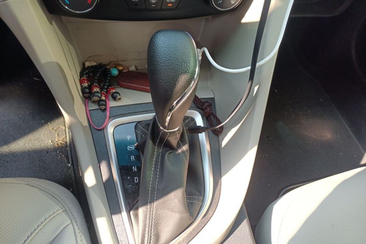 别克 英朗 2021款 典范 1.5L 自动精英型中控内饰18