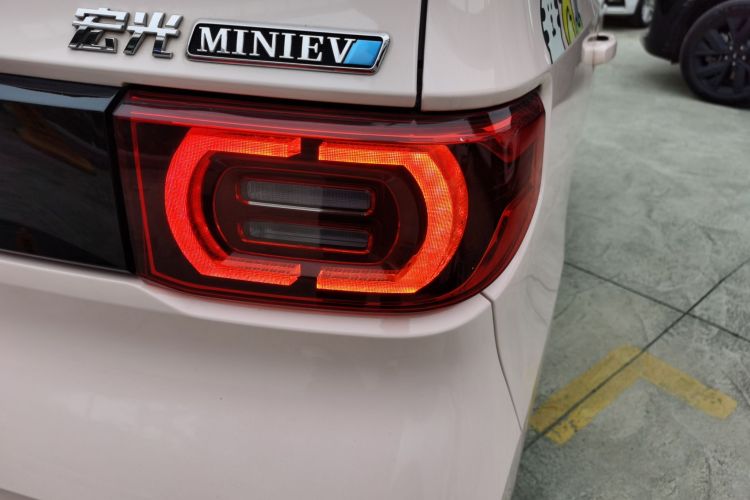 五菱汽车 宏光MINIEV 2021款 马卡龙时尚款 磷酸铁锂车身外观6006