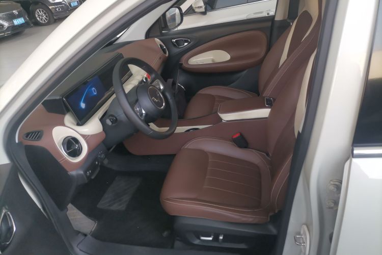 五菱汽车 五菱缤果 2023款 333km 灵犀互联+款中控内饰19