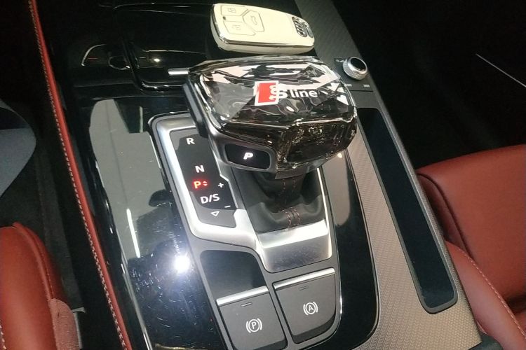 奥迪Q5L 2025款 45 TFSI 豪华动感型中控内饰18