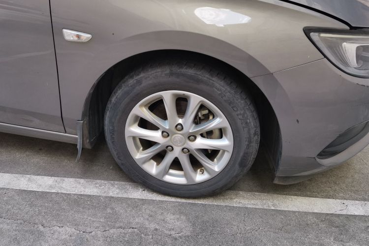 别克GL6 2019款 18T 6座精英型 国VI车身外观6007