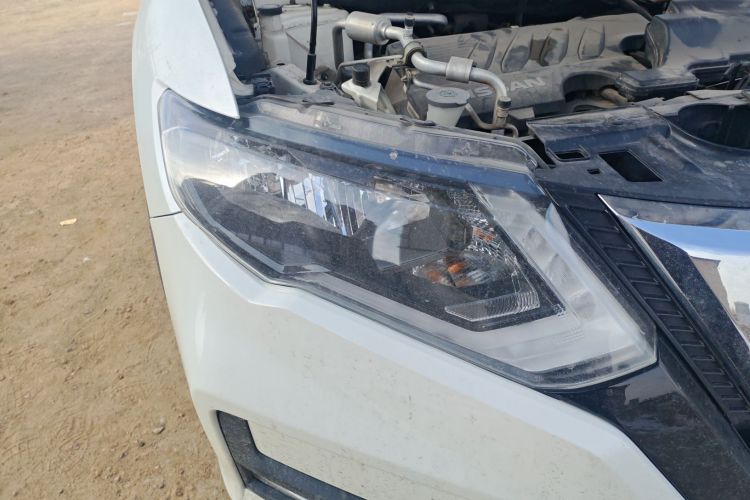 日产 奇骏 2019款 2.0L CVT舒适版 2WD车身外观8