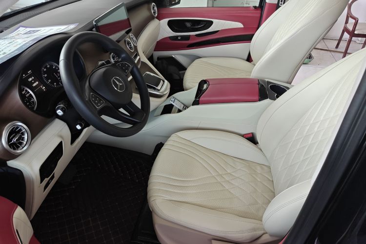 奔驰 威霆 2018款 2.0T 精英版 7座 国VI中控内饰19