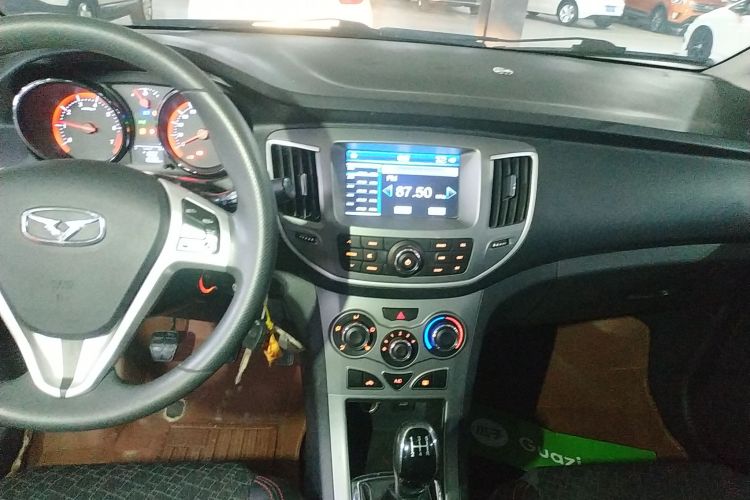 凯翼C3R 2015款 1.5L 手动金钻版中控内饰16