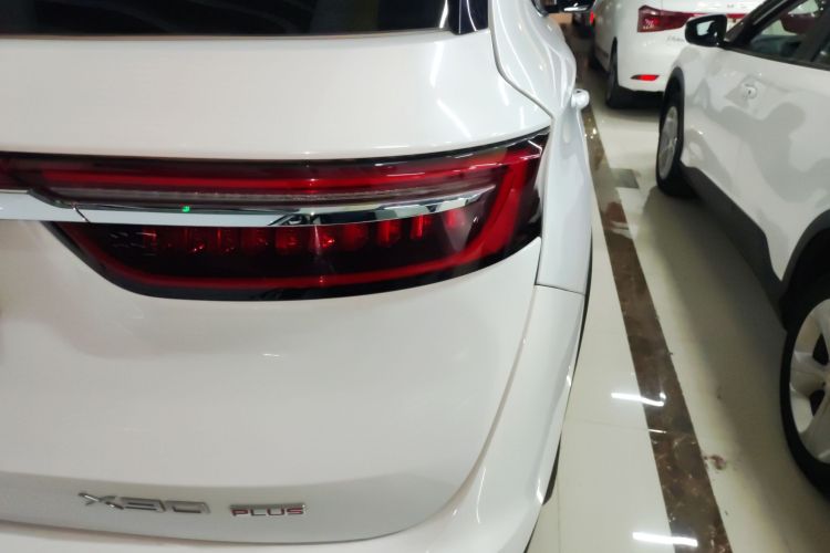 捷途X90 PLUS 2024款 1.6TD DCT别墅 7座车身外观9