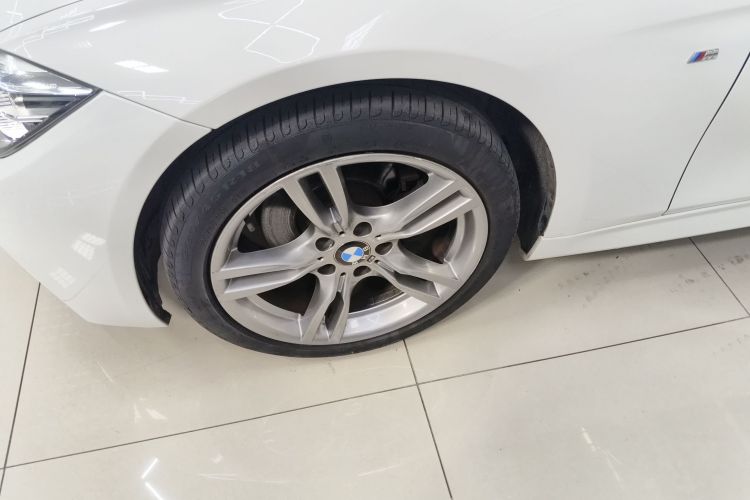 宝马3系 2018款 320i M运动曜夜版车身外观6007