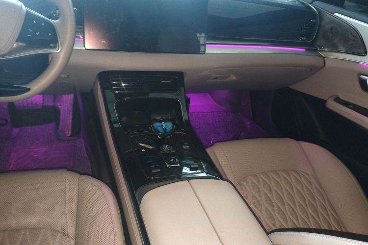 比亚迪 汉 2024款 DM-i 荣耀版 121KM 尊荣型中控内饰18