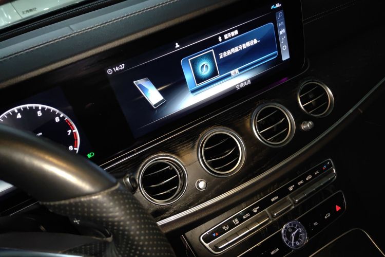 奔驰E级 2018款 E 200 L 运动型局部细节16