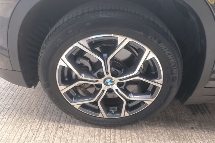 宝马X1 2021款 改款 sDrive25Li 领先型车身外观6007