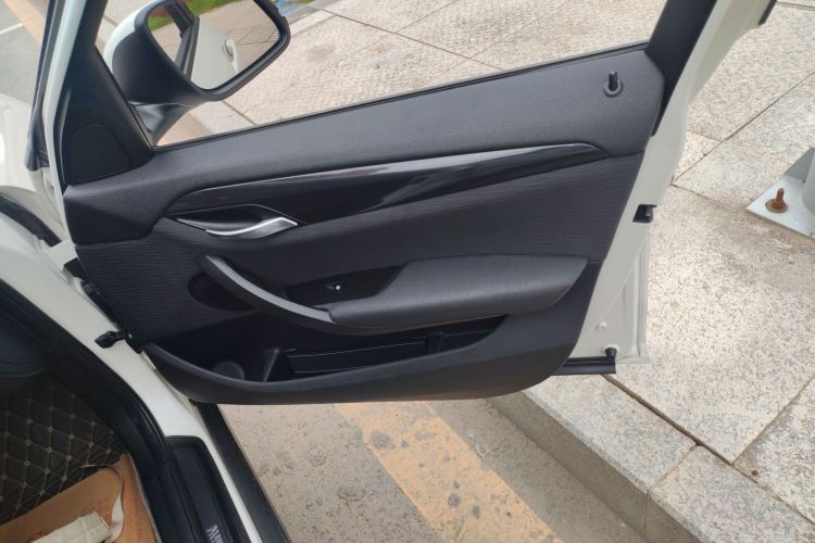 宝马X1 2015款 sDrive18i 时尚晋级版中控内饰42