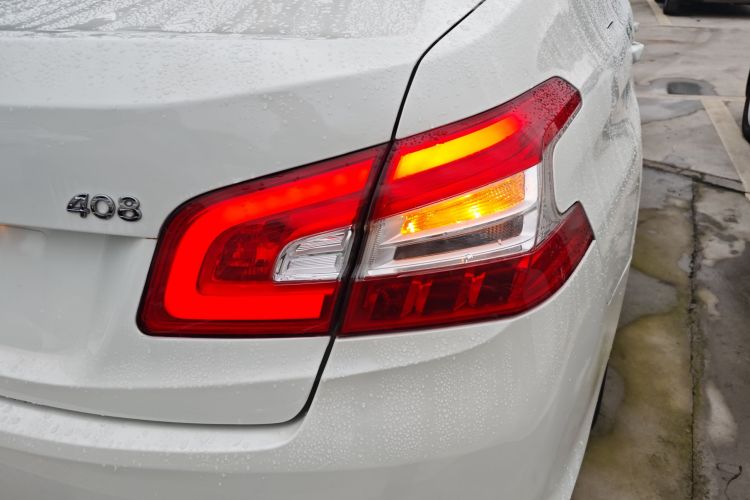 标致408 2014款 1.8L 自动豪华版车身外观9