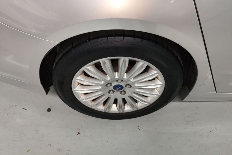 福特 蒙迪欧 2013款 2.0L GTDi200时尚型车身外观6008