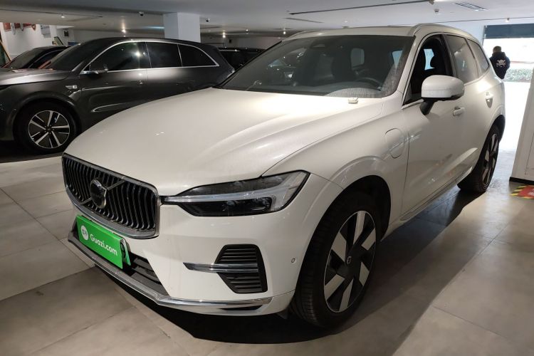 沃尔沃XC60新能源 2024款 T8 插电混动 长续航四驱智远豪华版车身外观1