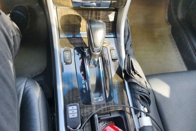 本田 雅阁 2014款 2.4L EXN 豪华导航版中控内饰18